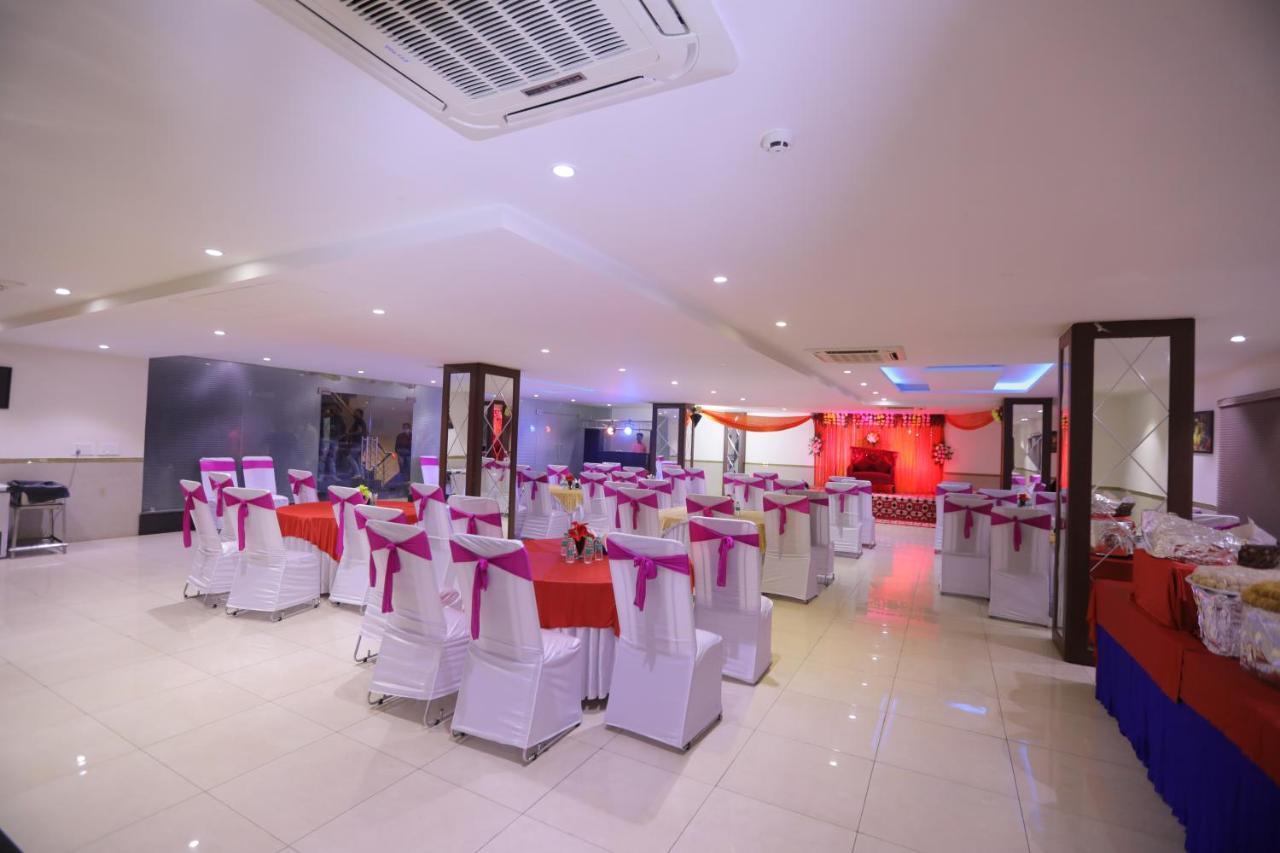 Airport Hotel Bollywood Paradise New Delhi Exterior foto