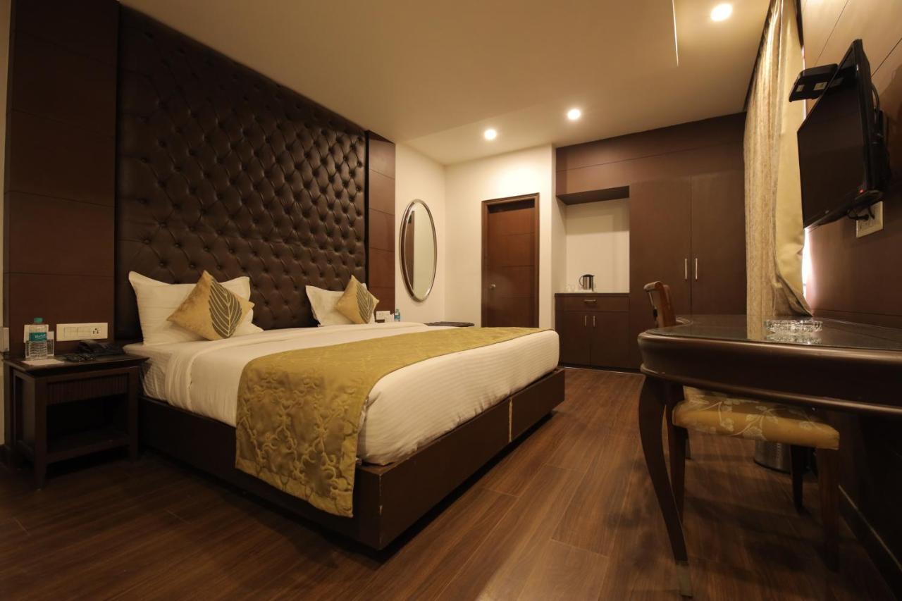 Airport Hotel Bollywood Paradise New Delhi Exterior foto