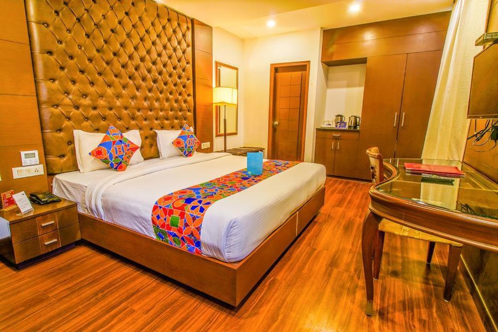 Airport Hotel Bollywood Paradise New Delhi Exterior foto
